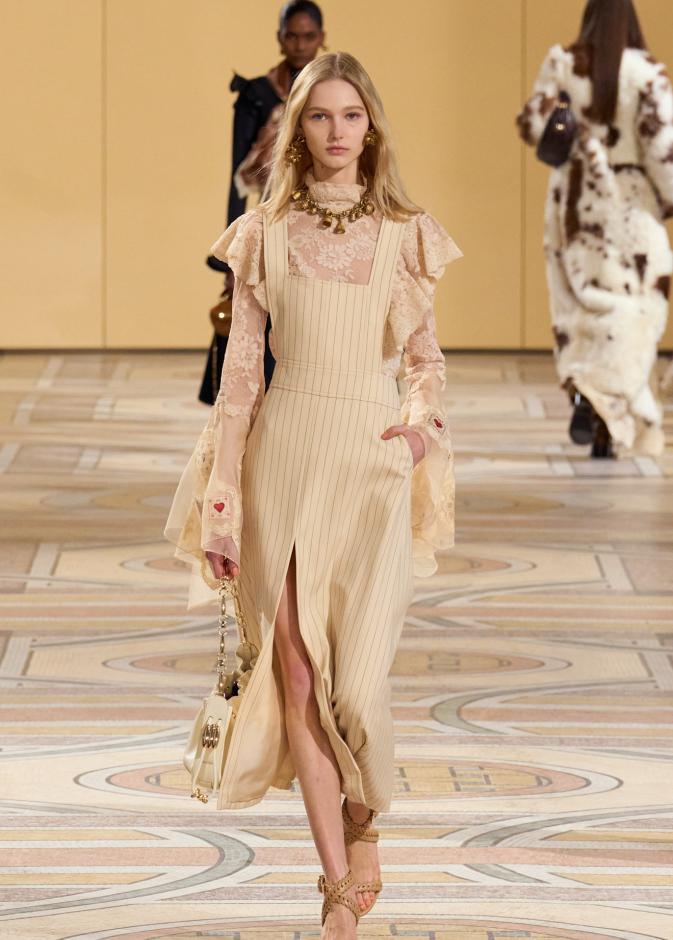 إطلالة من Zimmermann