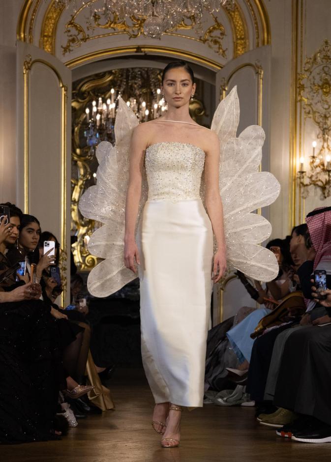 المصممة السعودية خديجة السنيدي من IKH Fashion