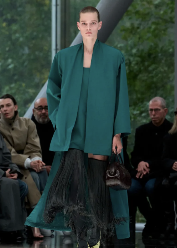 لغة المشاعر والهوية بين الموضة والديكور