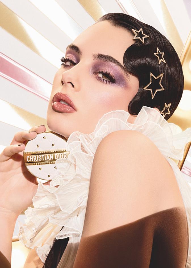 إصدارات المكياج الجديدة تمنحك إشراقة احتفالية مع بداية العام