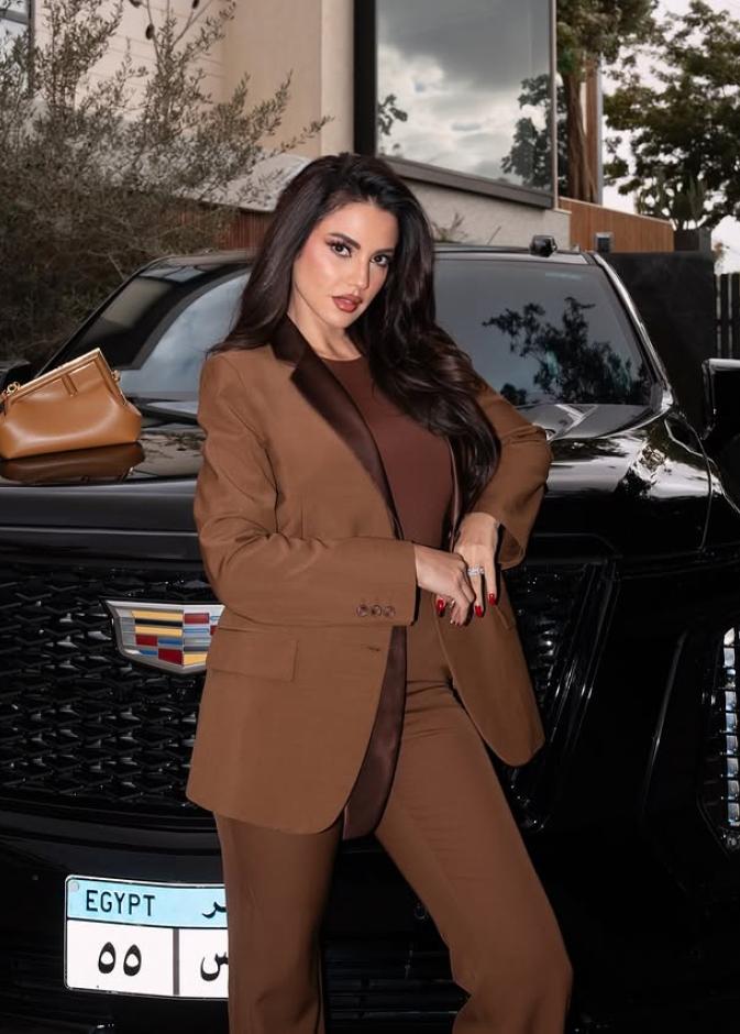 أسرار تنسيق الألوان الترابية بأسلوب النجمات من الكاجوال إلى السهرة