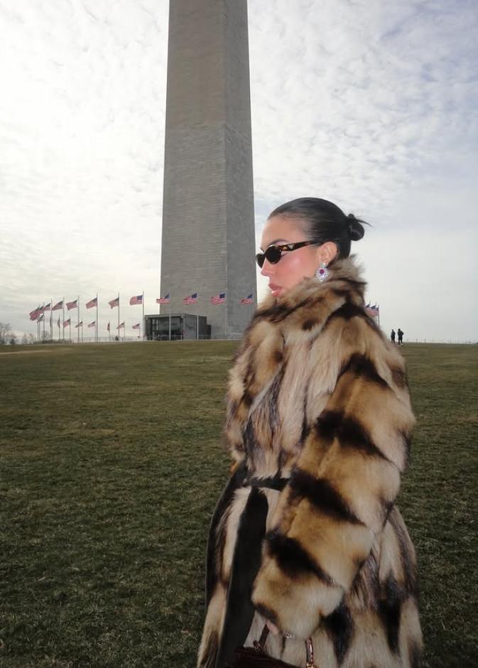 هكذا تلتقي جورجينا رودريغيز وياسمين صبري بإطلالات موضة تعكس الرفاهية.. بالصور