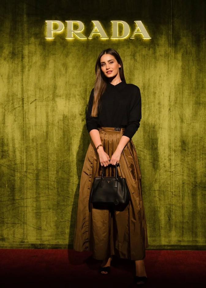 إطلالات رمضان 2026: تنسيقات التنورة والبدلة بأسلوب النجمات بعيدًا عن القفطان