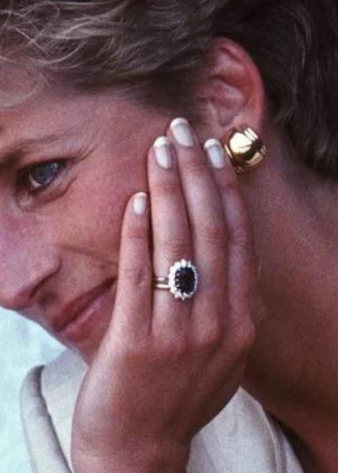 خاتم خطوبة الأميرة ديانا الياقوتي