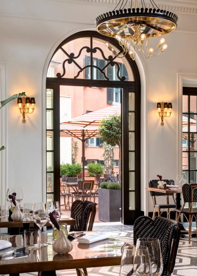 روما عبير الخلود بين أحضان فندق دو لا فيل