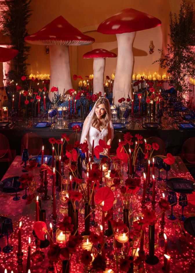 زفاف مميز بديكورات اللون الأحمر من تصميم dragonflybydareenb