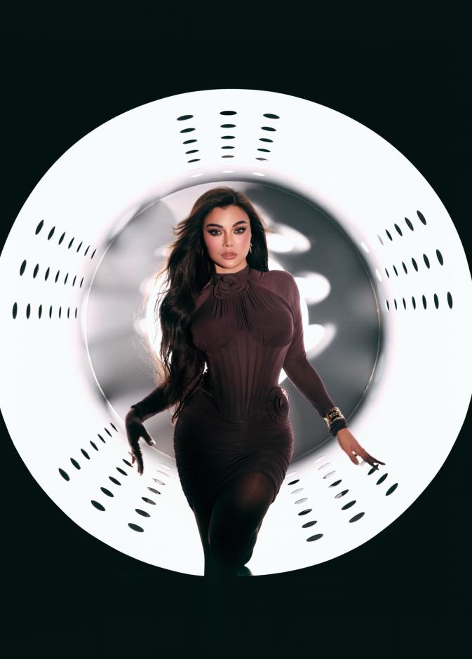 ساعات هيفاء وهبي الفخمة في باريس محط اهتمام الجمهور