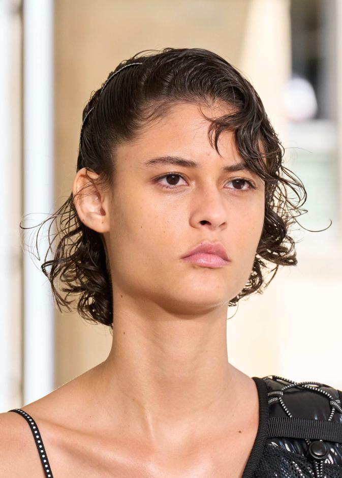 الدكتور طلال عبد الرحيم حمض الأزيليك علاج فعّال وآمن للقضاء على آثار الحبوب والتصبغات بهذه الخطوات