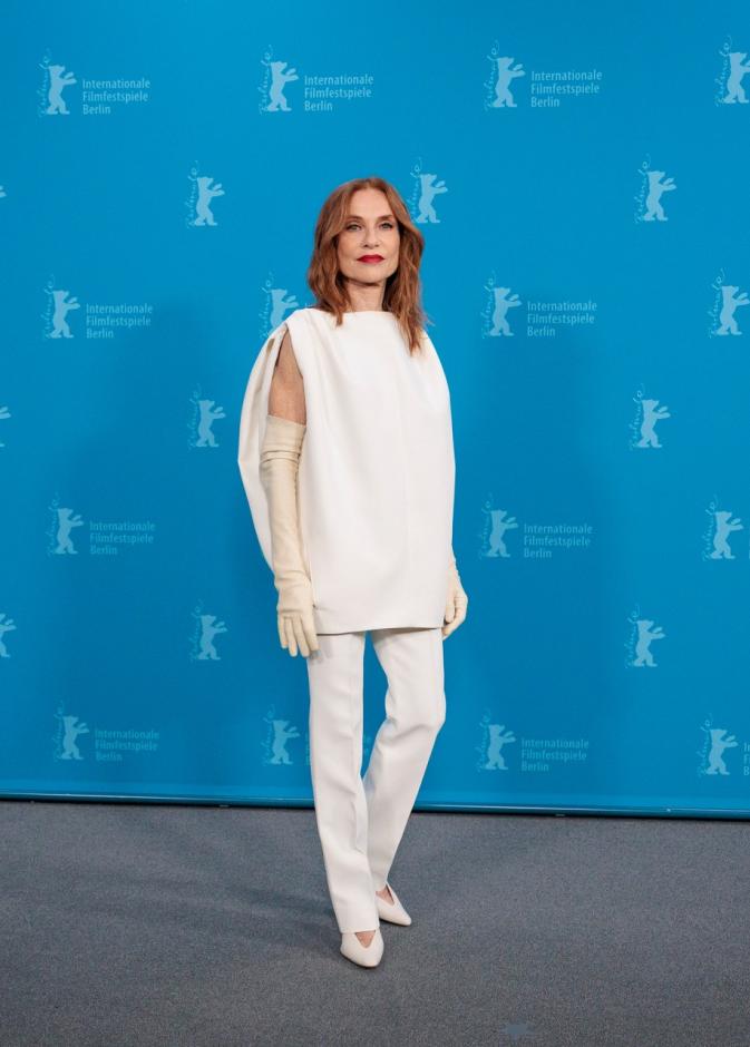 الممثلة الفرنسية الشهيرة إيزابيل أوبير