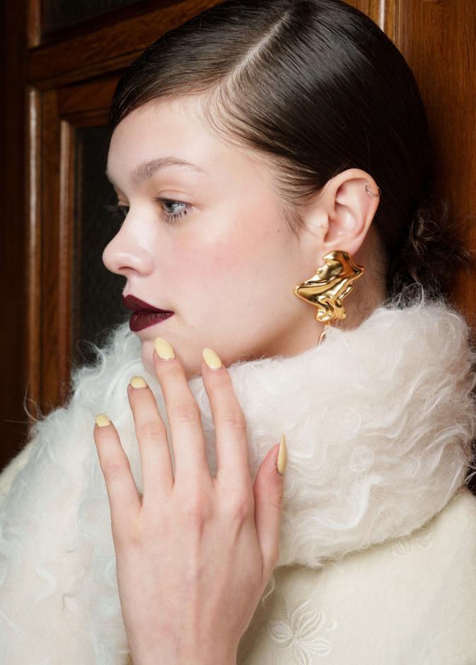  العناية باليدين قبل المناسبات