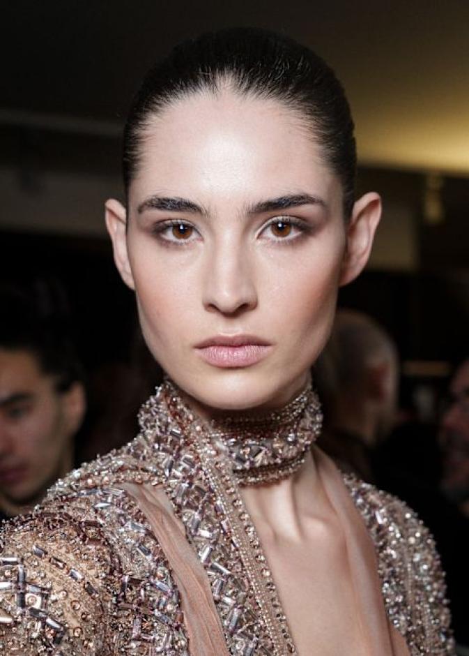 عارضة دار ايلي صعب