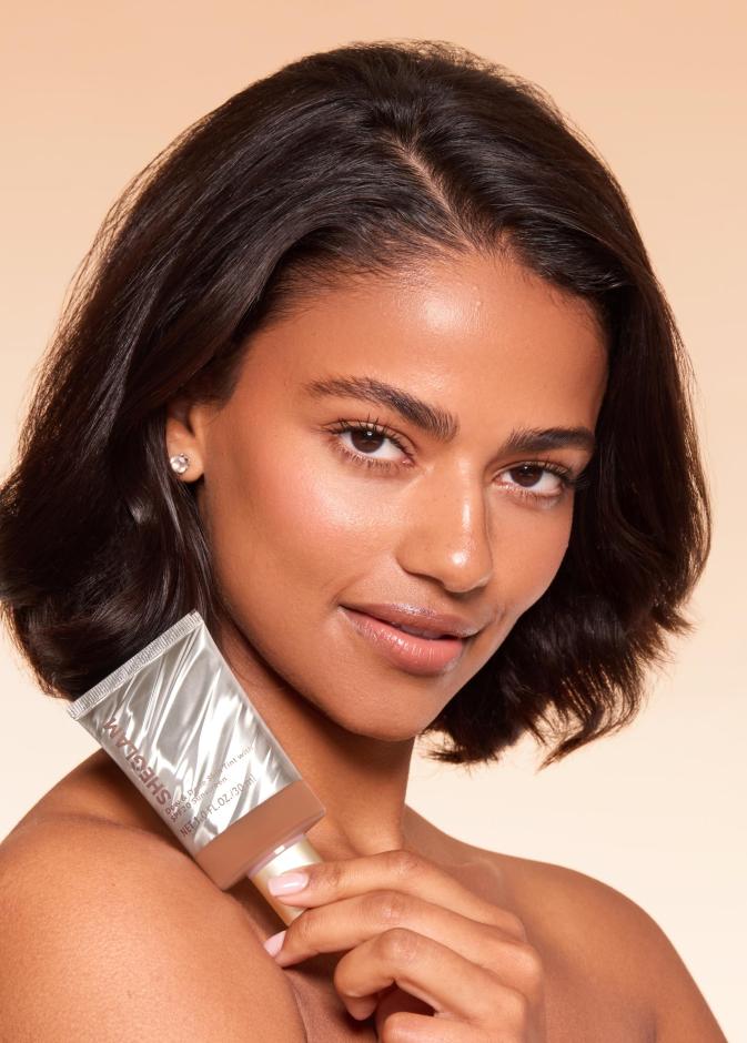 كريم الأساس Skin Sync Satin Foundation من شيجلام