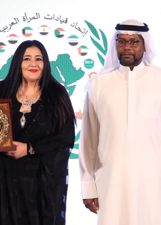 شاليمار شربتلي تحصد "وسام المرأة الملهمة" عربياً وتطلق مبادرتها الفنية العالمية "بصمة شاليمار" من دبي