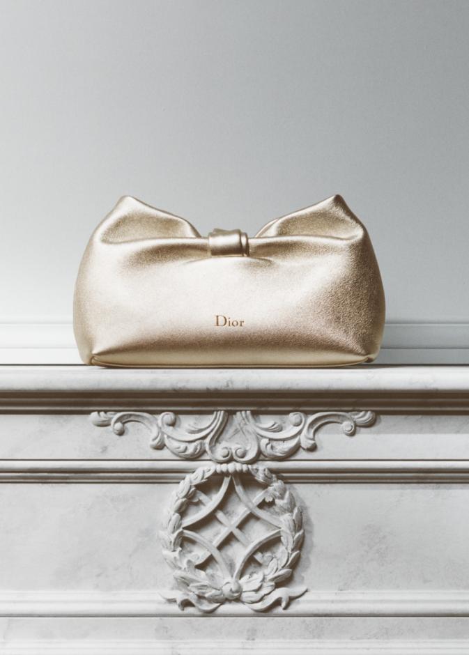 ابتكارات Dior Or... رؤية جوناثان أندرسون المعاصرة لإرث ذهبي خالد