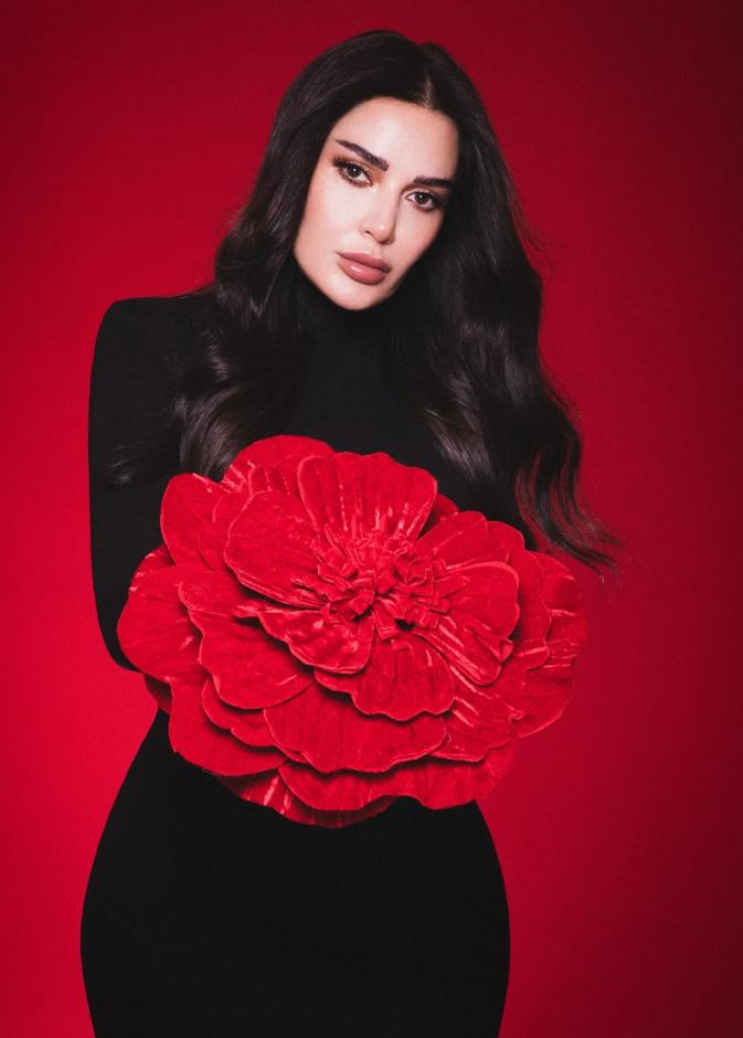 جمال النجمات في عيد الحب.. لمسات رومانسية بين البرونزي الناعم والشعر الويفي