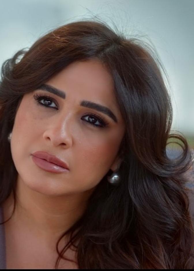 ياسمين عبد العزيز