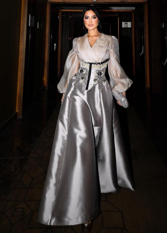 إطلالات النجمات في رمضان 2026: أناقة العباءة والقفطان بالحرير الفاخر