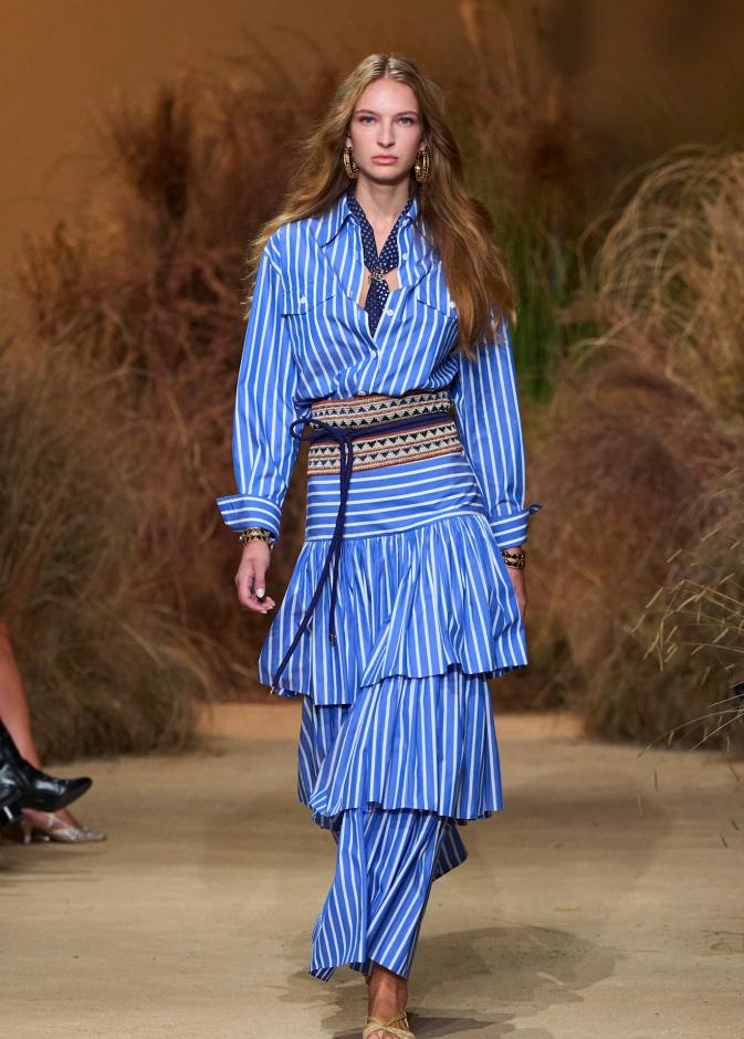 إطلالة من Luisa Spagnoli