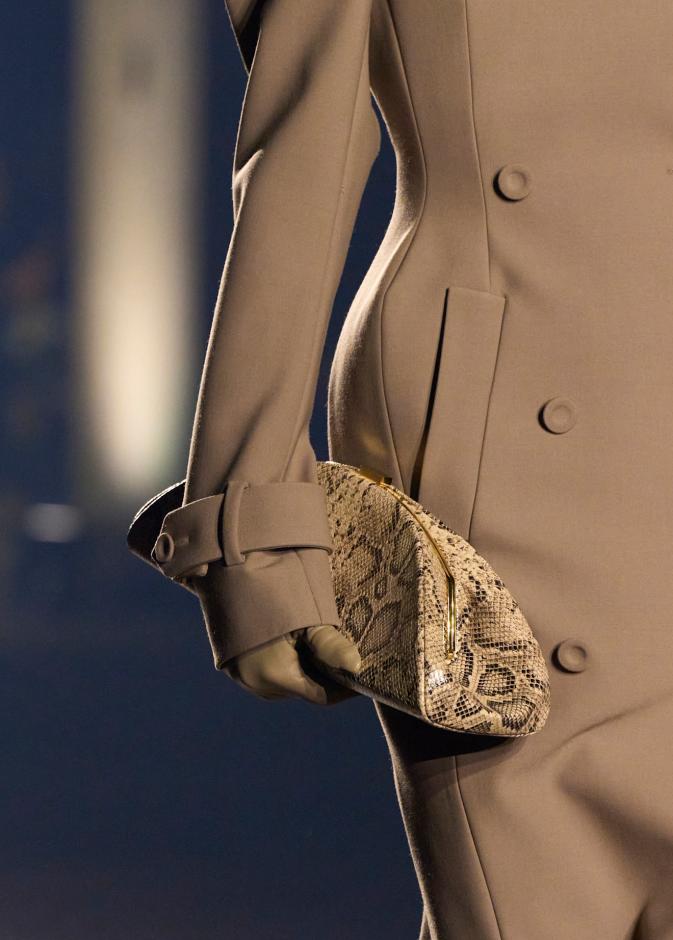 أكسسوارات بطبعات حيوانية بأسلوب Mugler