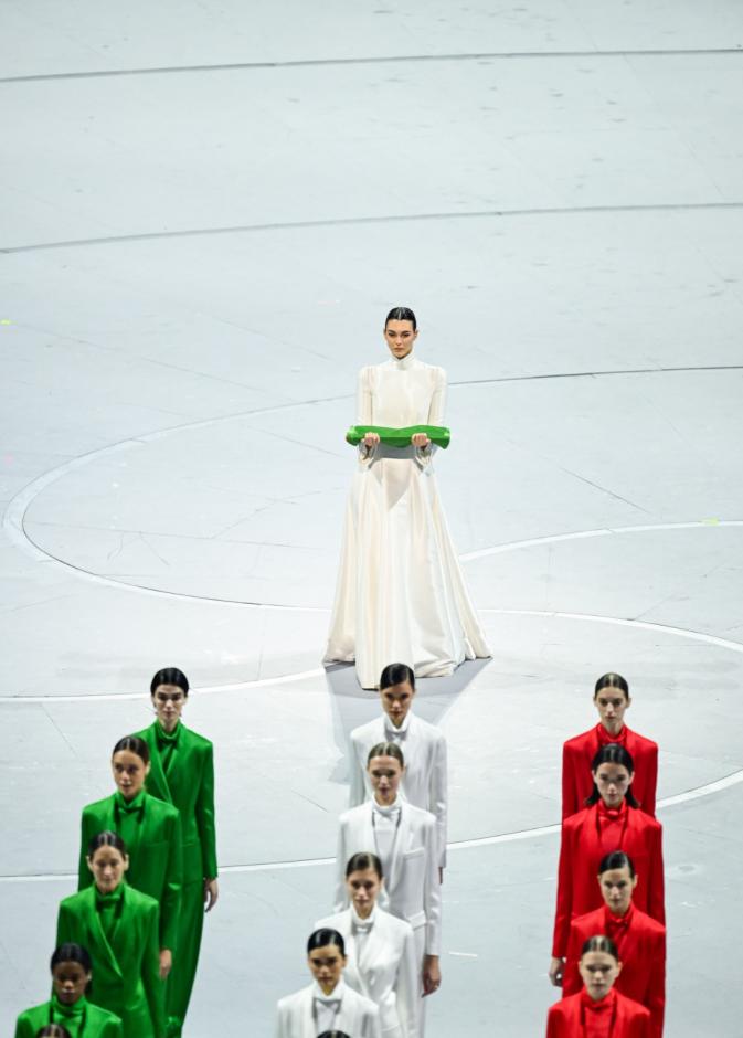 دار أرماني تمزج بين فخامة الكوتور وروح الرياضة في دورة الألعاب الأولمبية الشتوية