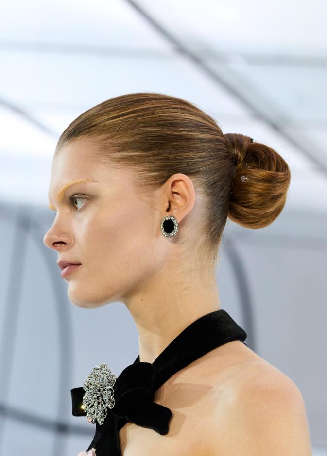 تسريحات شعر بين الناعمة والجريئة مباشرة من عروض شتاء 2027