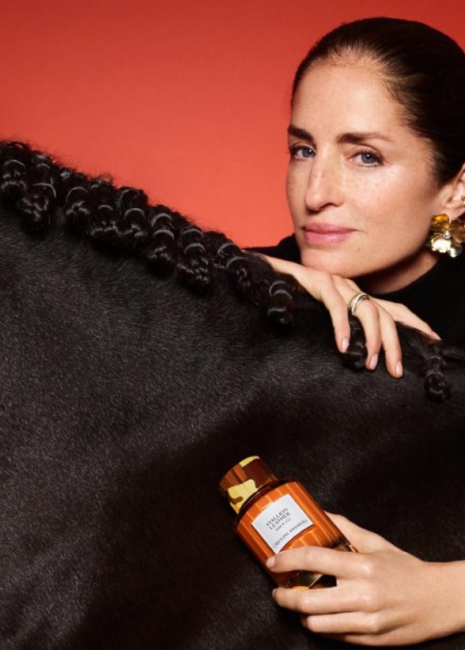 كارولينا هيريرا  تقدم ستاليون ليذر سيروكو إصدار محدود يحتفي بالحرية الجامحة