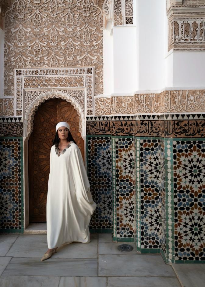  قفطان أبيض من abadiaofficial