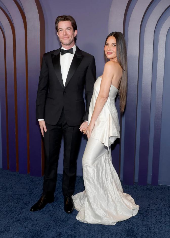 جون مولاني John Mulaneyوأوليفيا مونOlivia Munn