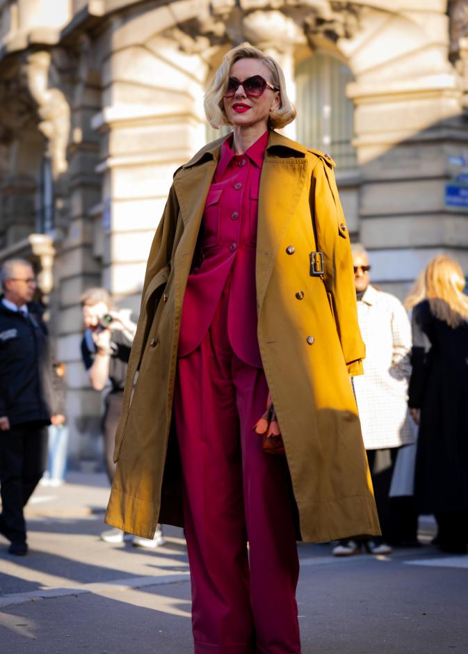 الأم العصرية اليوم لم تعد مضطرة للاختيار بين الأناقة والراحة، فبين مسؤوليات العمل أو العائلة والاهتمام بالأطفال، ‏يمكن ‏لكل أم أن تحافظ على أسلوبها الخاص وأن تعبّر عن شخصيتها من خلال أزياء تعكس ذوقها وحيويتها. السر لا ‏يكمن في ‏امتلاك خزانة مليئة بالملابس، بل في معرفة كيفية تنسيق القطع بطريقة ذكية تجمع بين الكلاسيكية والحداثة.‏ ومن خلال عملي كمنسّقة أزياء، أرى أن لكل امرأة ولكل أم تحديداً بصمة أسلوبية فريدة. تطوير هذا الأسلوب لا ‏يحتاج إلى ‏تغييرات جذرية، بل إلى بعض اللمسات المدروسة التي تمنح الإطلالة توازن