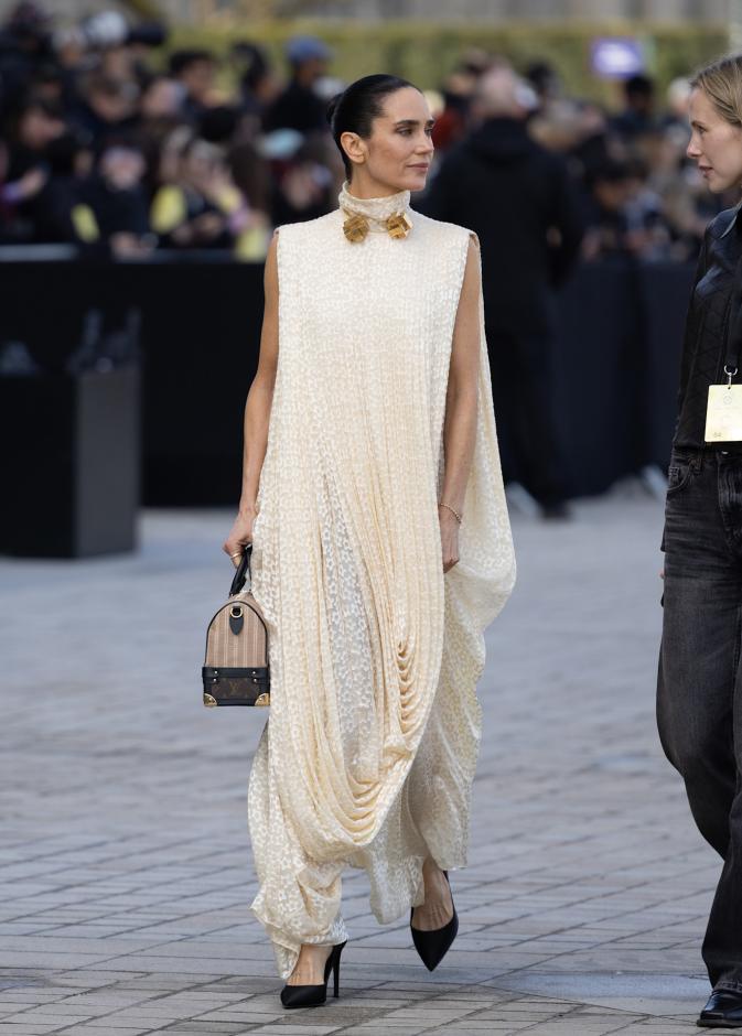 إطلالة أنيقة للعيد من شوارع باريس