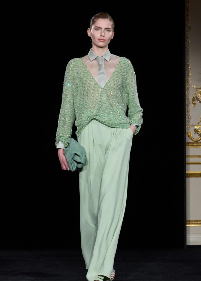 إطلالة مناسبة للعيد من ‏Armani Prive