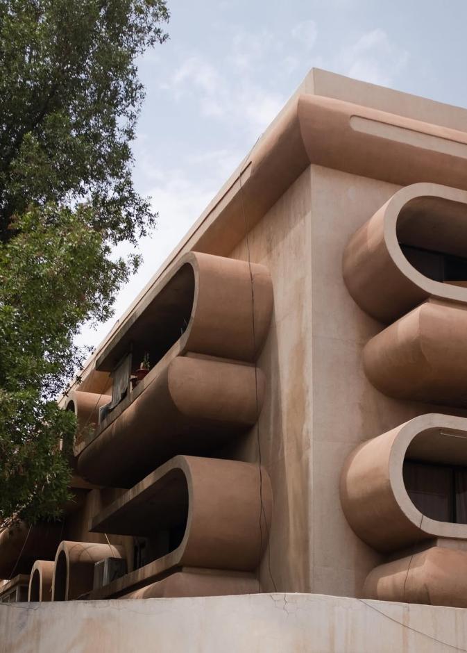 خاص لـ“هي”: سارة الأنصاري توثق ذاكرة الرياض المعمارية من خلال Riyadh Documented 