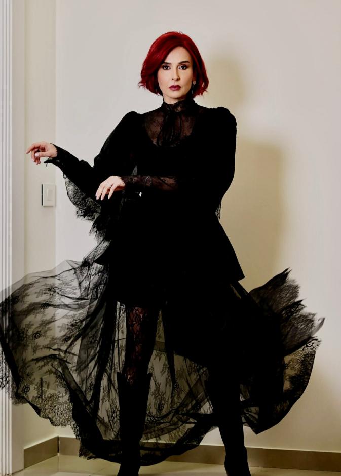 الممثلة السا زغيب واطلالة بتوقيع دار خالد ومروان 