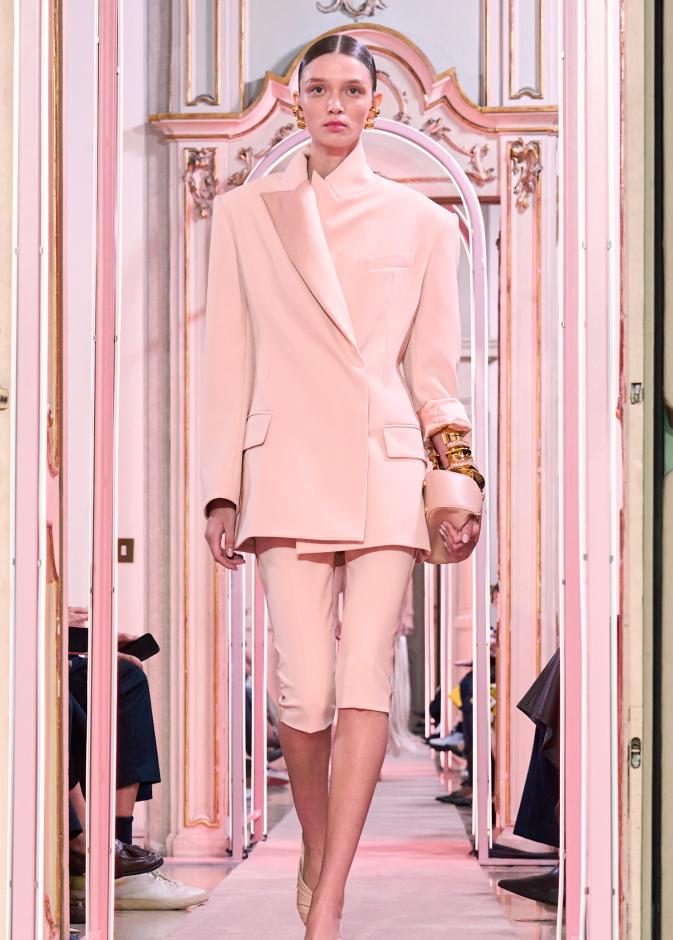 بدلة وردية أنثوية من ‏Elisabetta Franchi