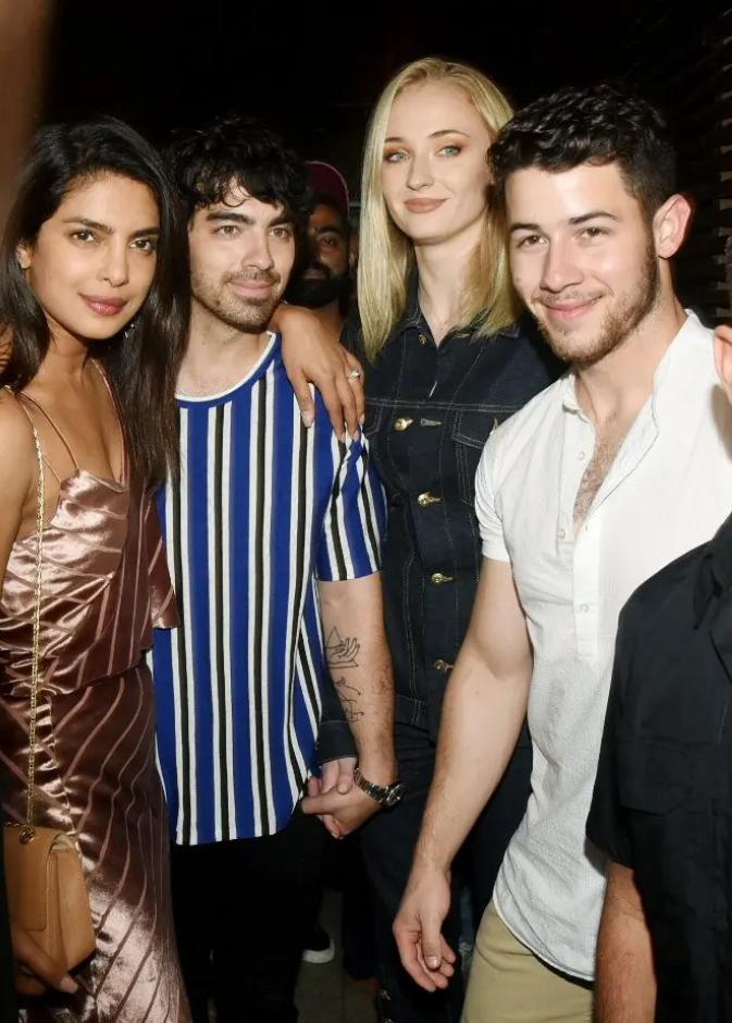 بريانكا تشوبرا Priyanka Chopra وصوفي تيرنر Sophie Turner