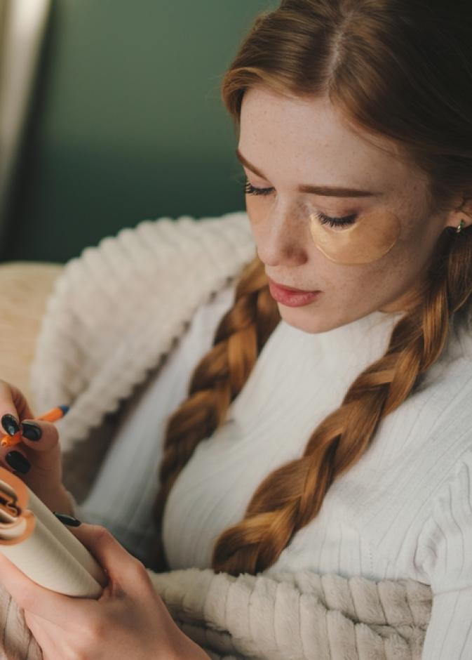 دليلكِ لتحويل القلق إلى قوة إبداعية