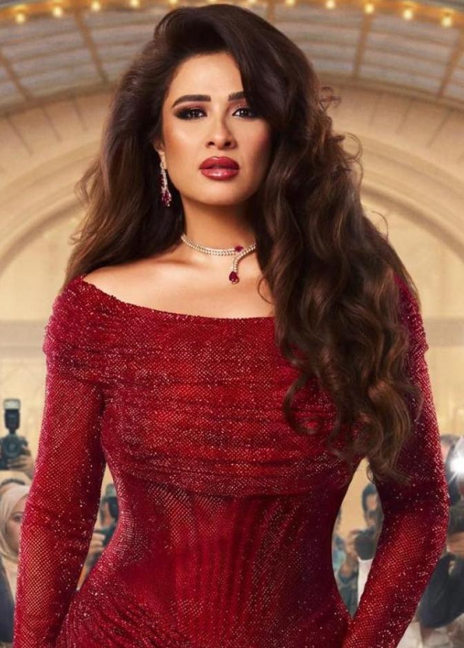 تصدرت ياسمين عبد العزيز الترند بصيحات جمالية مبهرة