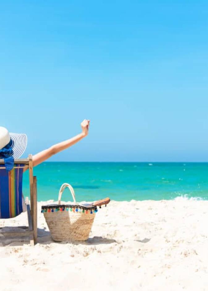 جزيرة ماركو، فلوريدا ملاذ شاطئي مشمس للأمهات الباحثات عن الاسترخاء