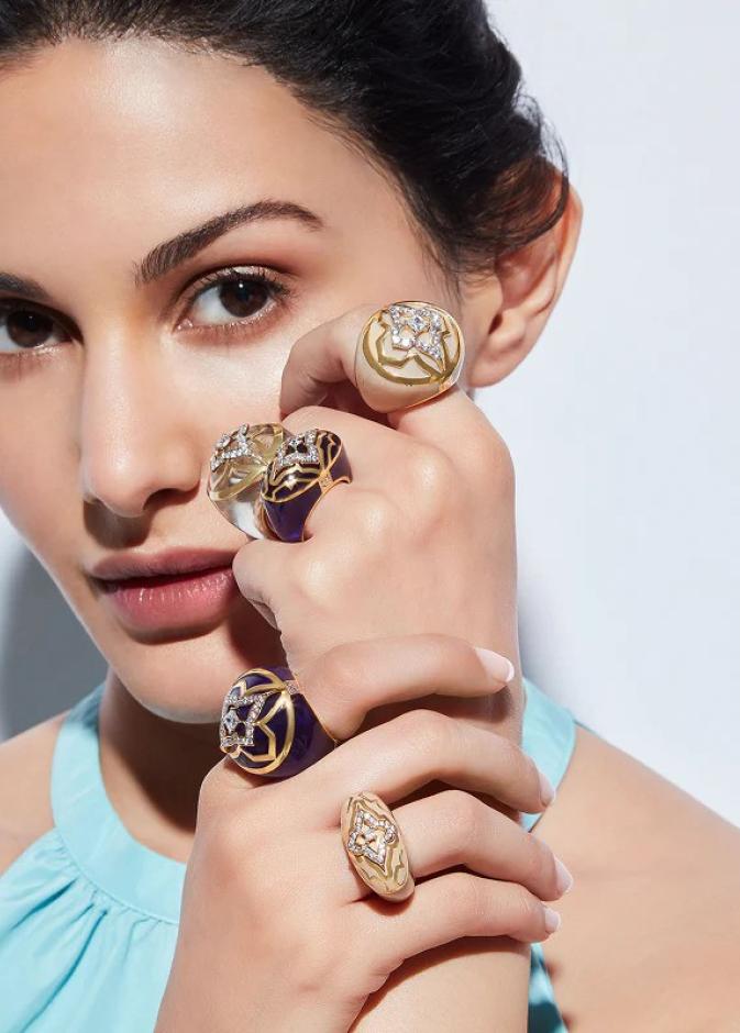خواتم مرصعة بالأحجار من Farah Khan