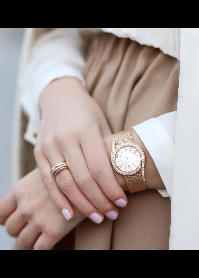 ساعات ذهب فاخرة تغلف اطلالتك بالبريق 