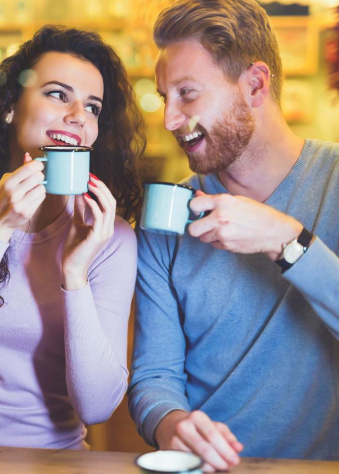 علامات تكشف عن حب الرجل الصامت لكِ