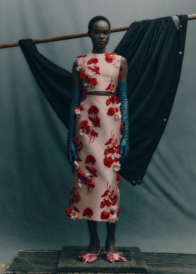 فستان بنقشة الورود ثلاثية الأبعاد من ‏Erdem