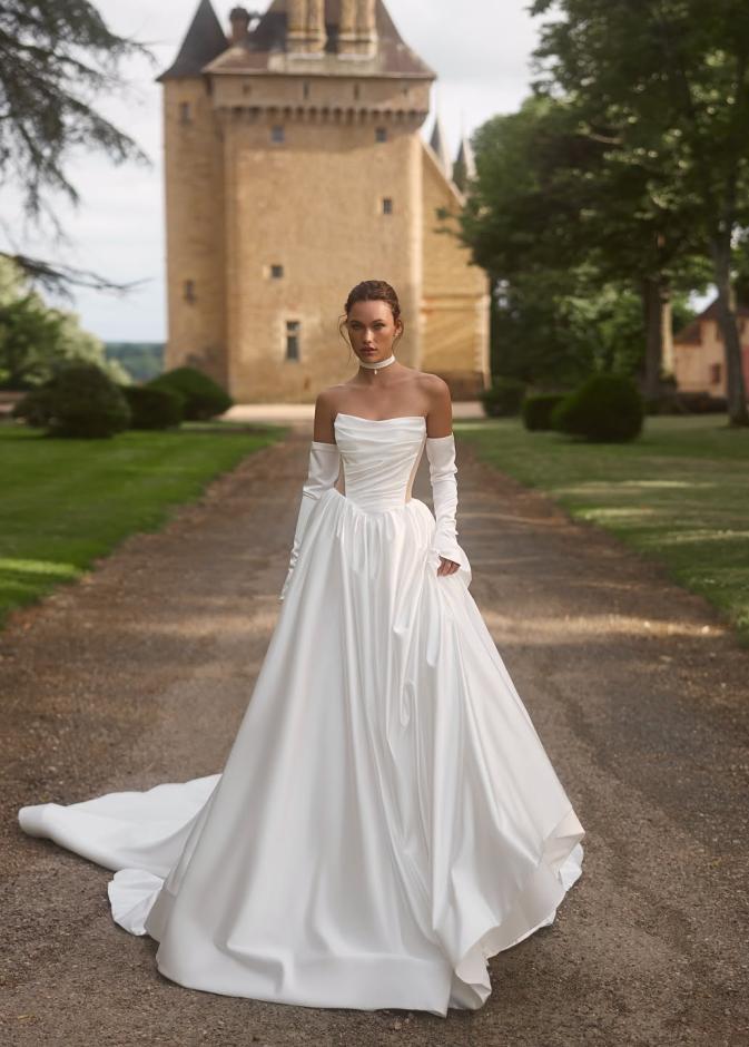 فستان زفاف بخصر منخفض من دار Anne-Mariée