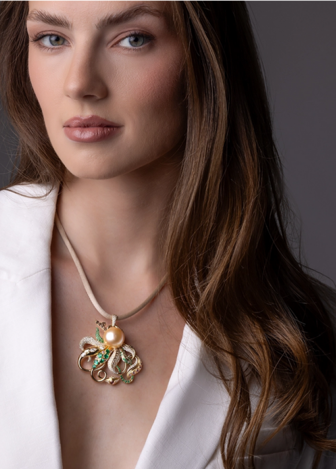 قلادة Guardian of the Seas من Mariyeh Ghelichkhani