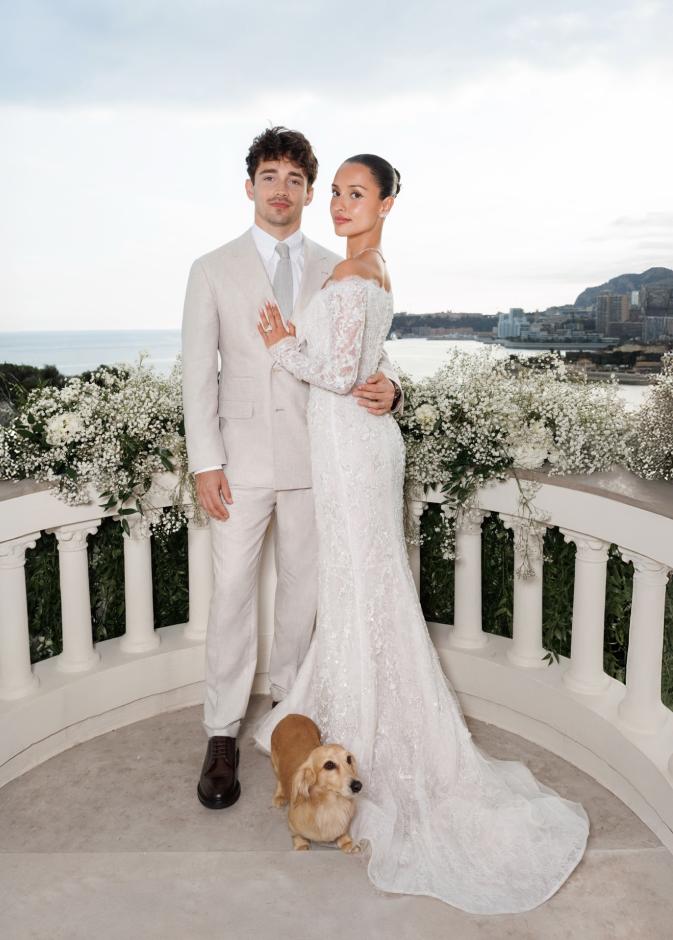 مجوهرات ألكسندرا لوكلير في زفافها.. التفاصيل الكاملة للقطع الفاخرة