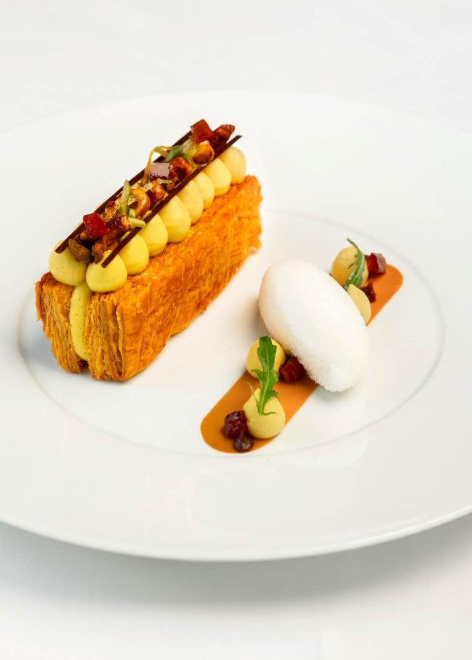 ميل فوي مع كريمة الديبلومات المعطَرة بالزعفران ومعجون التمر المُتبَل