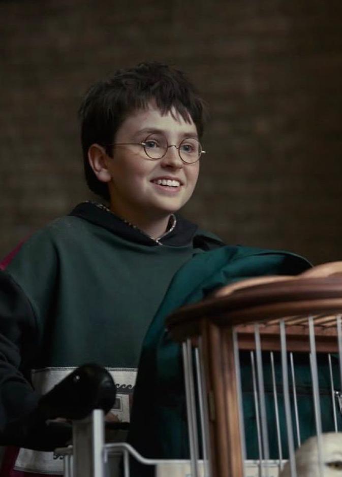 بطل مسلسل هاري بوتر 