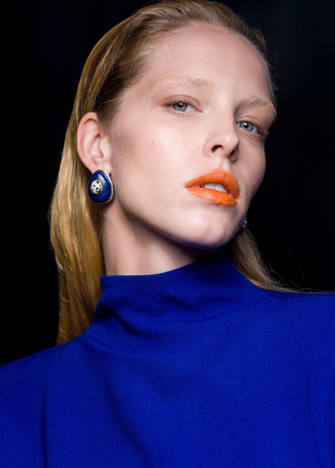 ألوان أحمر شفاه قوي ومرجاني من وحي دار Mugler