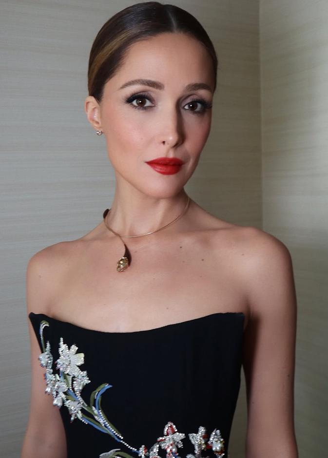 النجمة Rose Byrne صورة من انستغرامها