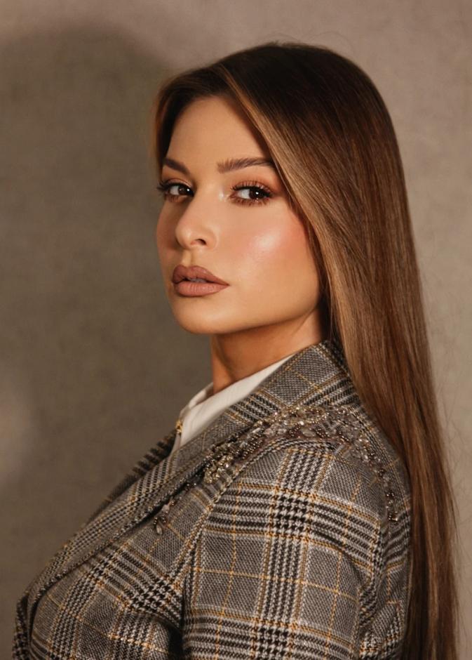 رسمات المكياج البني العريض- الصورة من حساب المصوّر مارك مارون على انستغرام